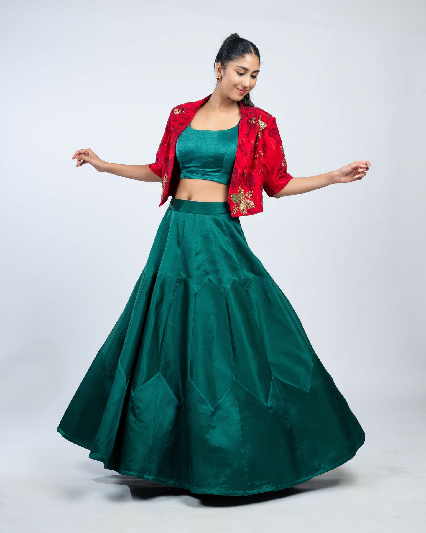 Monotone skirt set with jacket green red